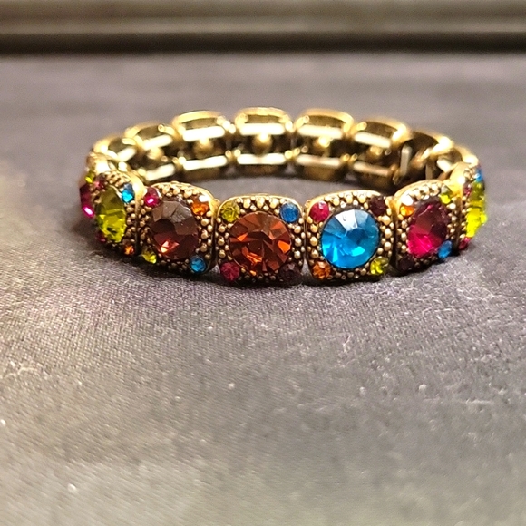 New Without Tags, Stretchy Bracelet With Multi-Colored Stones And Rhinestones - Picture 4 of 5